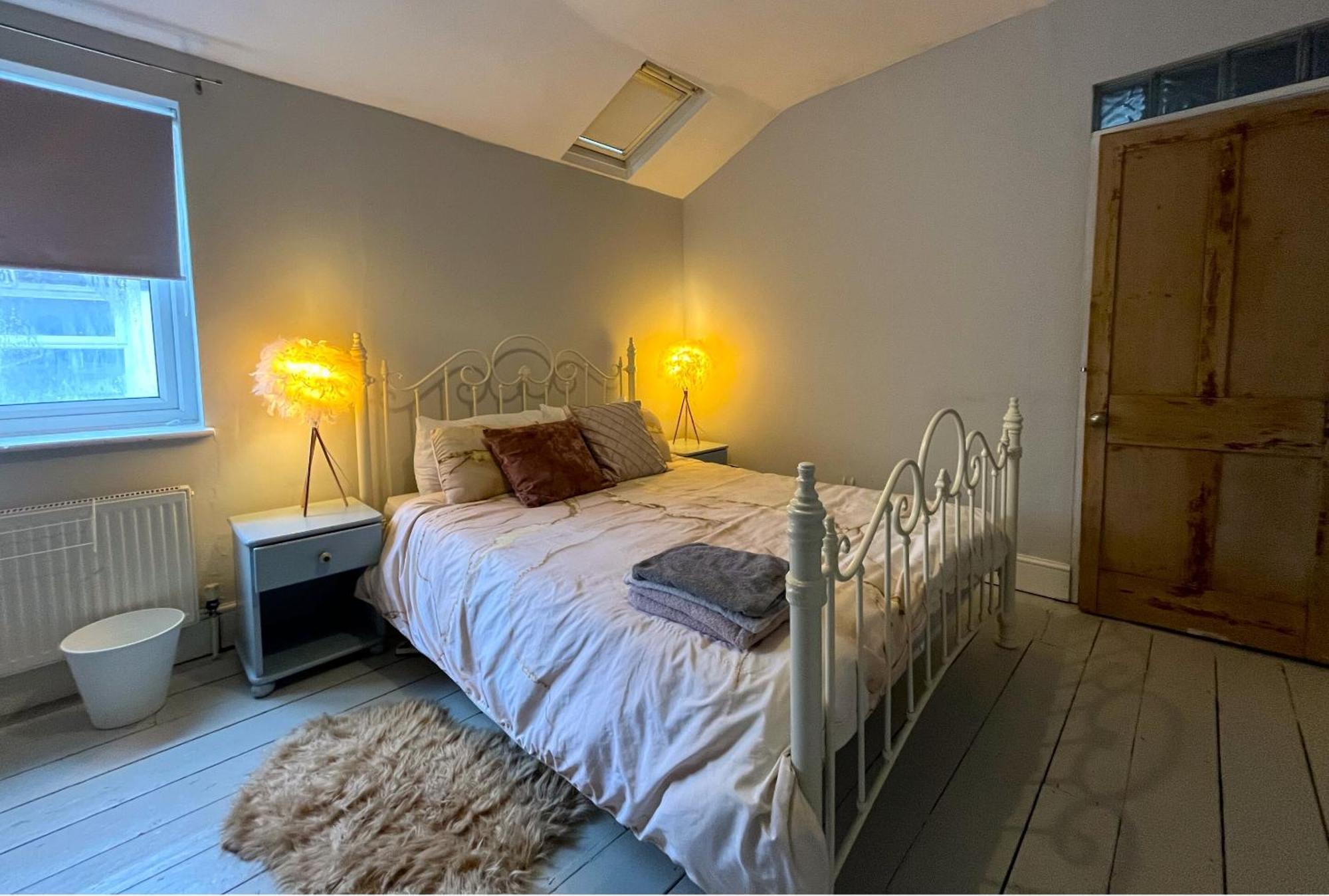 Charming Cottage Retreat With Garden - Sleeps 12 Bristol Esterno foto